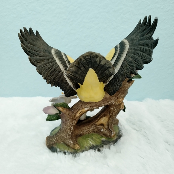 Goldfinch and Lilies Vintage Ceramic Hand Painted Figurine Cottagcore - Picture 11 of 16